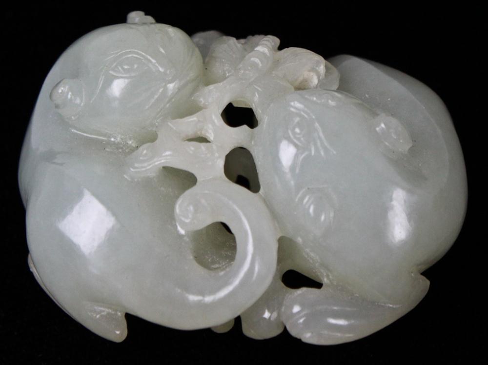 CHINESE WHITE JADE CARVING OF TWO 14819b