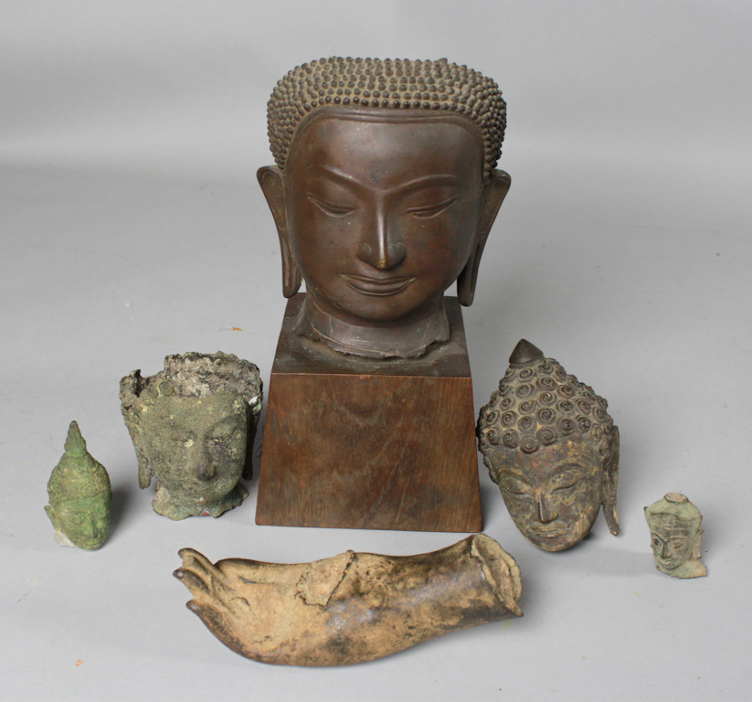 SIX THAI BRONZE SCULPTURAL ELEMENTS 1481c6