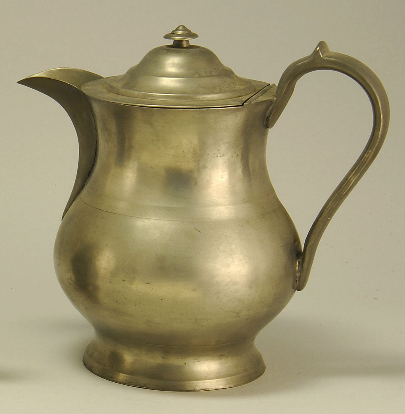 ANTIQUE AMERICAN PEWTER ONE-GALLON