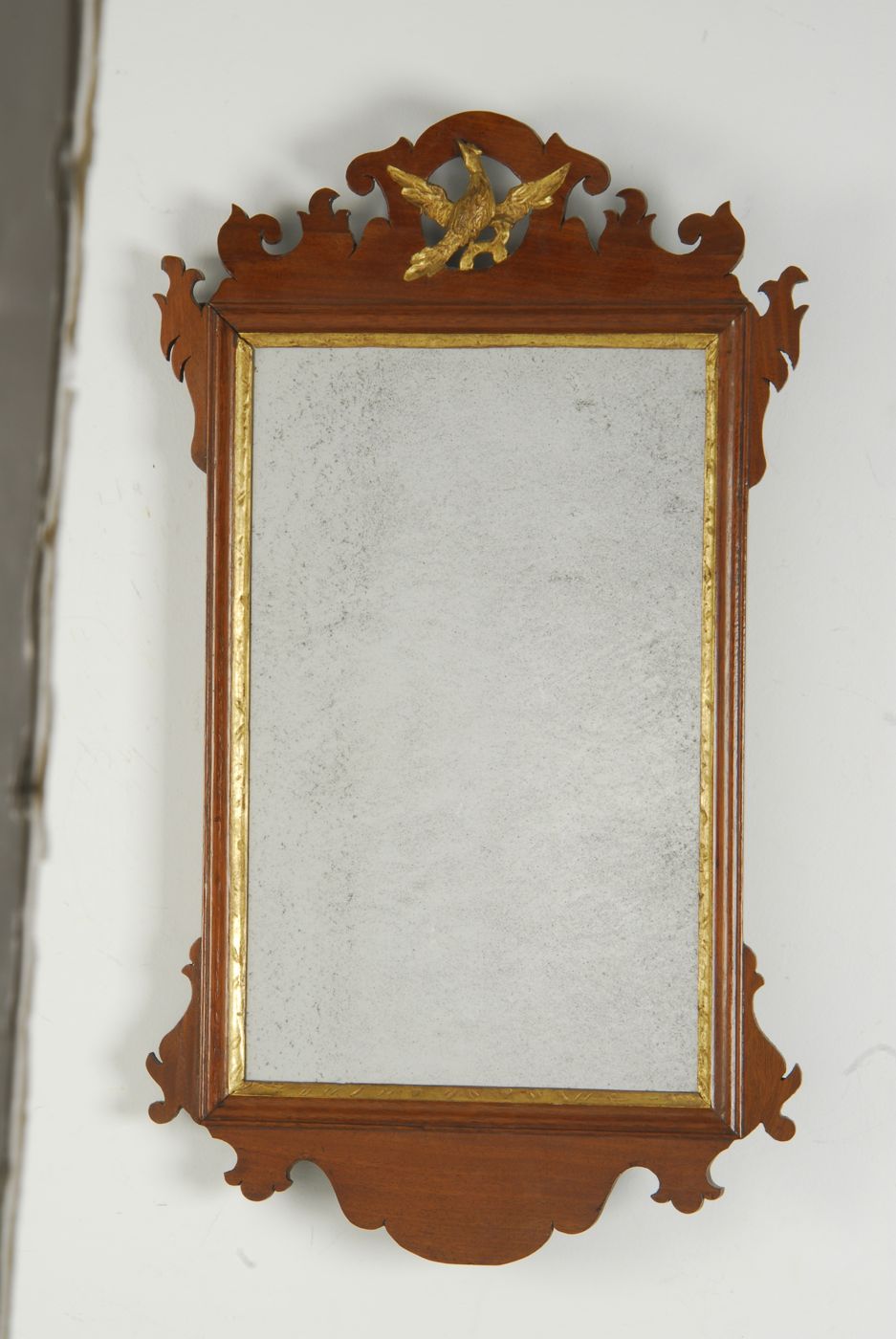 ANTIQUE AMERICAN CHIPPENDALE MIRRORCirca 14a961