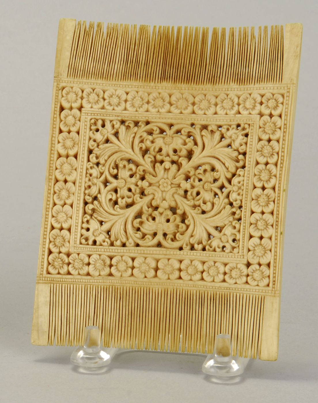 ELABORATELY CARVED IVORY DOUBLE SIDED 14a997