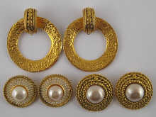 Costume jewellery three pairs 14ab43