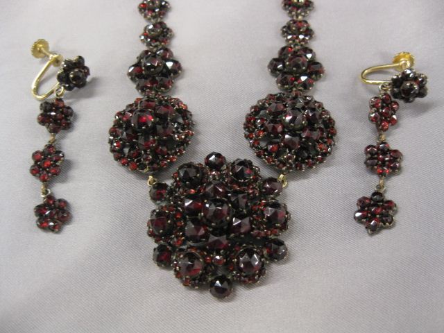 Victorian Bohemian Garnet Necklace 14abe3