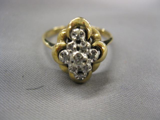 Diamond Ring 9 small diamonds in 14k