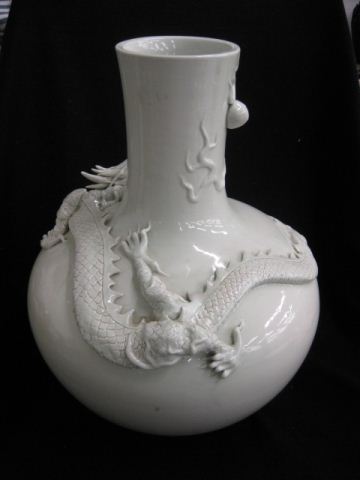 Oriental Porcelain Vase dragon