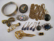 A mixed lot of costume jewellery including