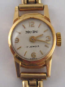 An 18 carat gold lady s wrist watch 14b2e0