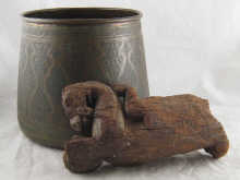 A brass pot with inward tapering 14b33f