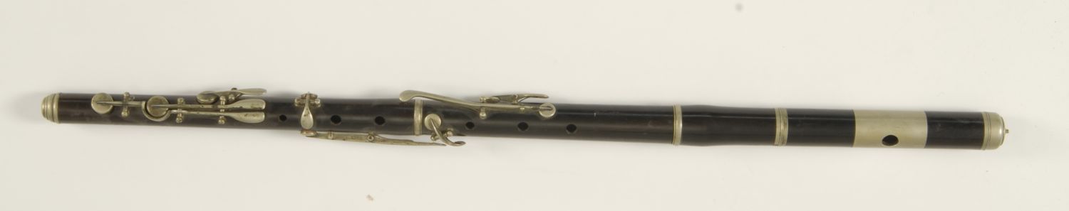 GRENADILLA WOODEN FOURTEEN-HOLE FLUTEWith