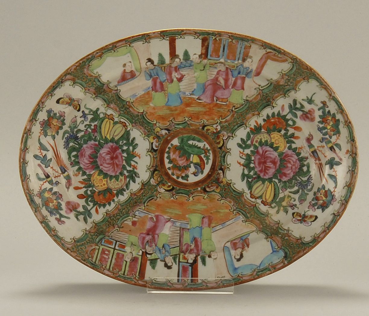 OVAL CHINESE EXPORT ROSE MEDALLION PORCELAIN