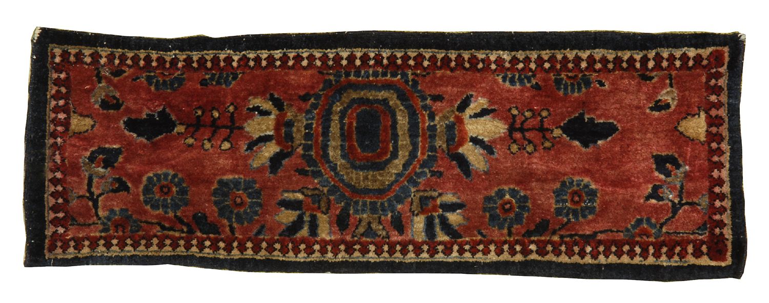 ORIENTAL RUG: SAROUK FRAGMENT1'1