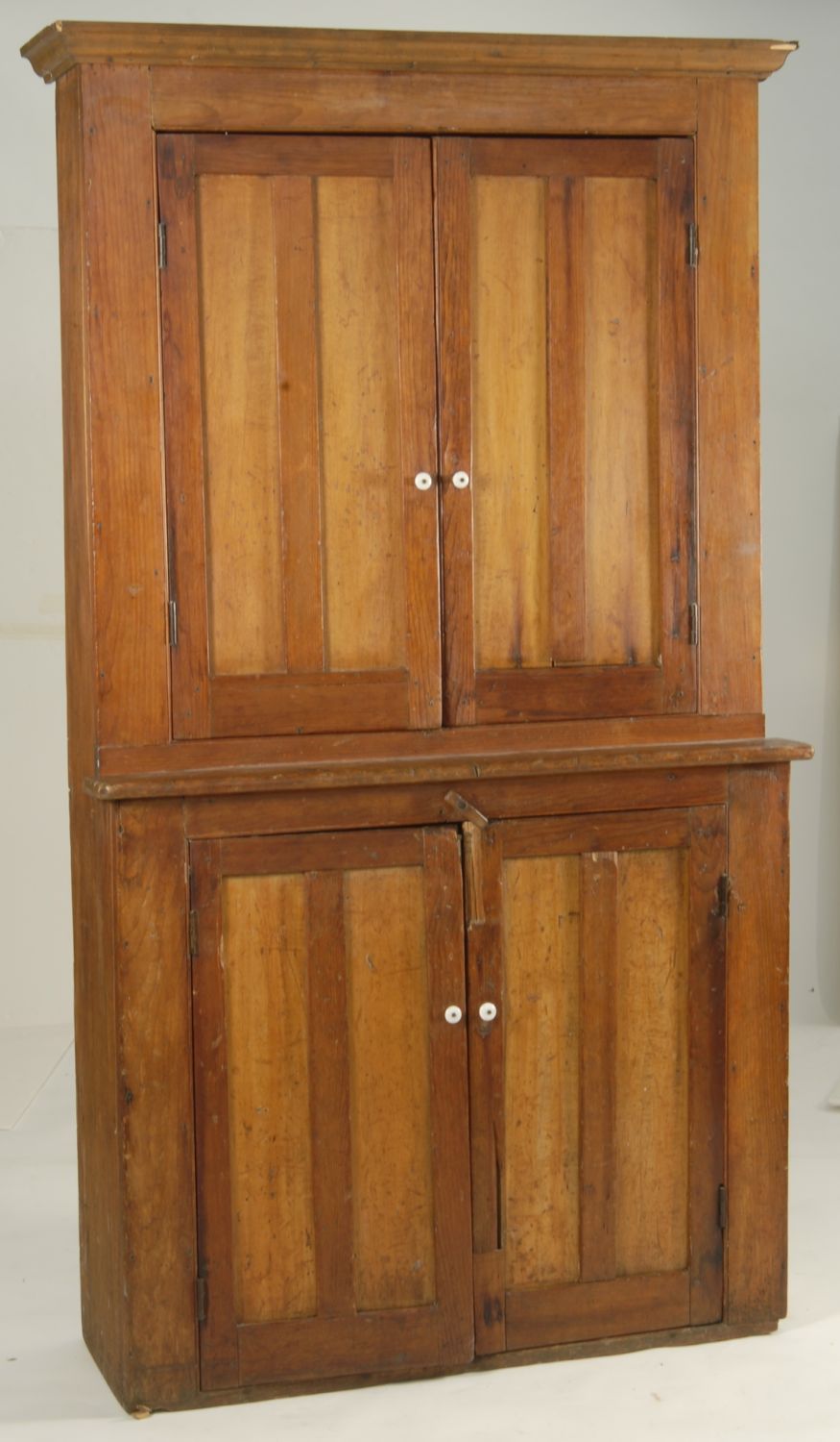 ANTIQUE AMERICAN ONE-PART HUTCH