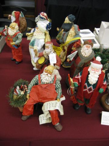 10 Santa Claus Figurines in Various