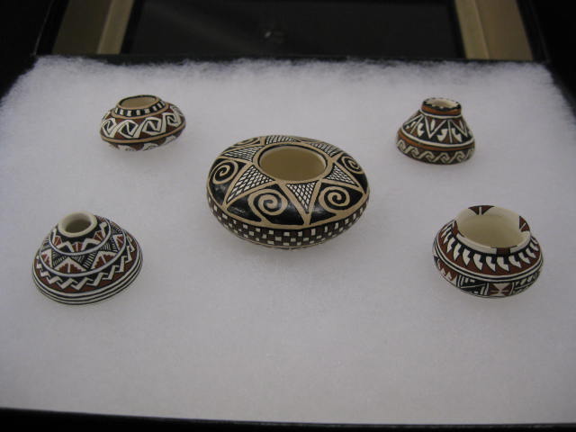 5 pcs. Miniature Indian Pottery