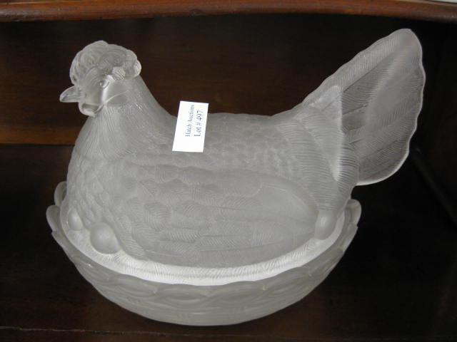 Glass Hen on Nest frosted 7'' x
