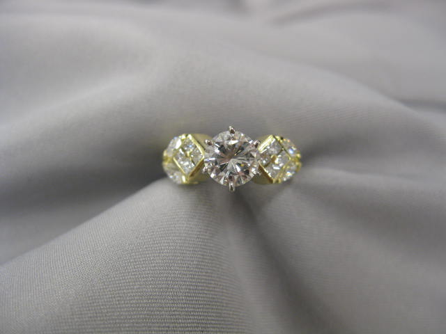 Diamond Ring 1 carat round brilliant