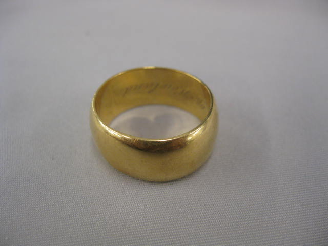 18k Gold Band 3/8'' wide 12 grams