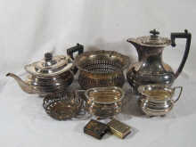 A mixed lot of silver plate comprising
