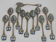 Twelve gilt metal teaspoons with 14bcc2