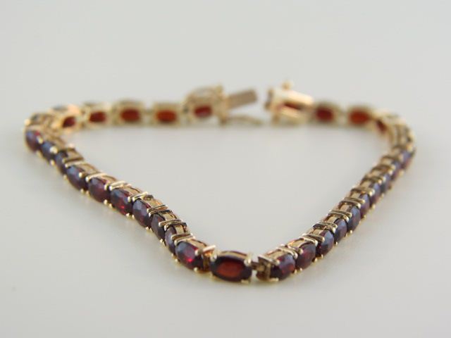 Garnet Tennis Bracelet 33 oval 14bd00