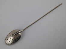 A William III silver mote spoon 149bfe