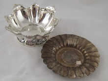 A lobed silver bonbon dish 15cm.