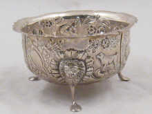 An Irish silver sugar bowl decorated 149d36
