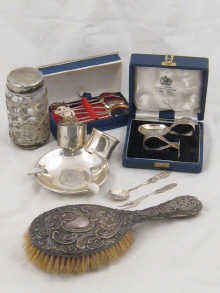 A mixed lot of silver and white metal