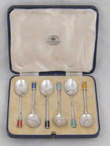 A boxed set of six silver tea spoons