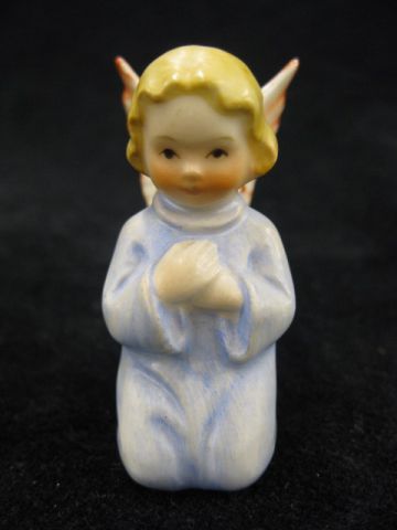 Goebel Angel Figurine At Prayer  14a088