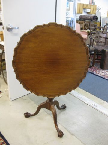 Biggs Mahogany Tilt Top Table pie