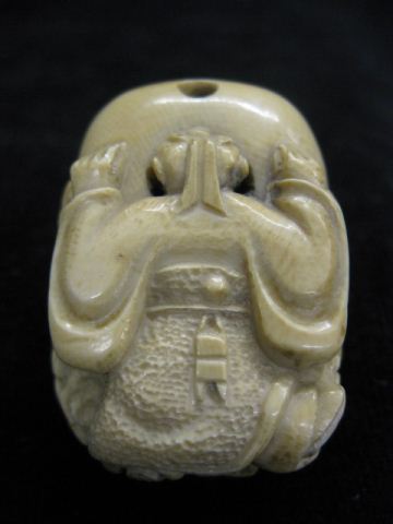 Carved Ivory Erotic Netsuke closed