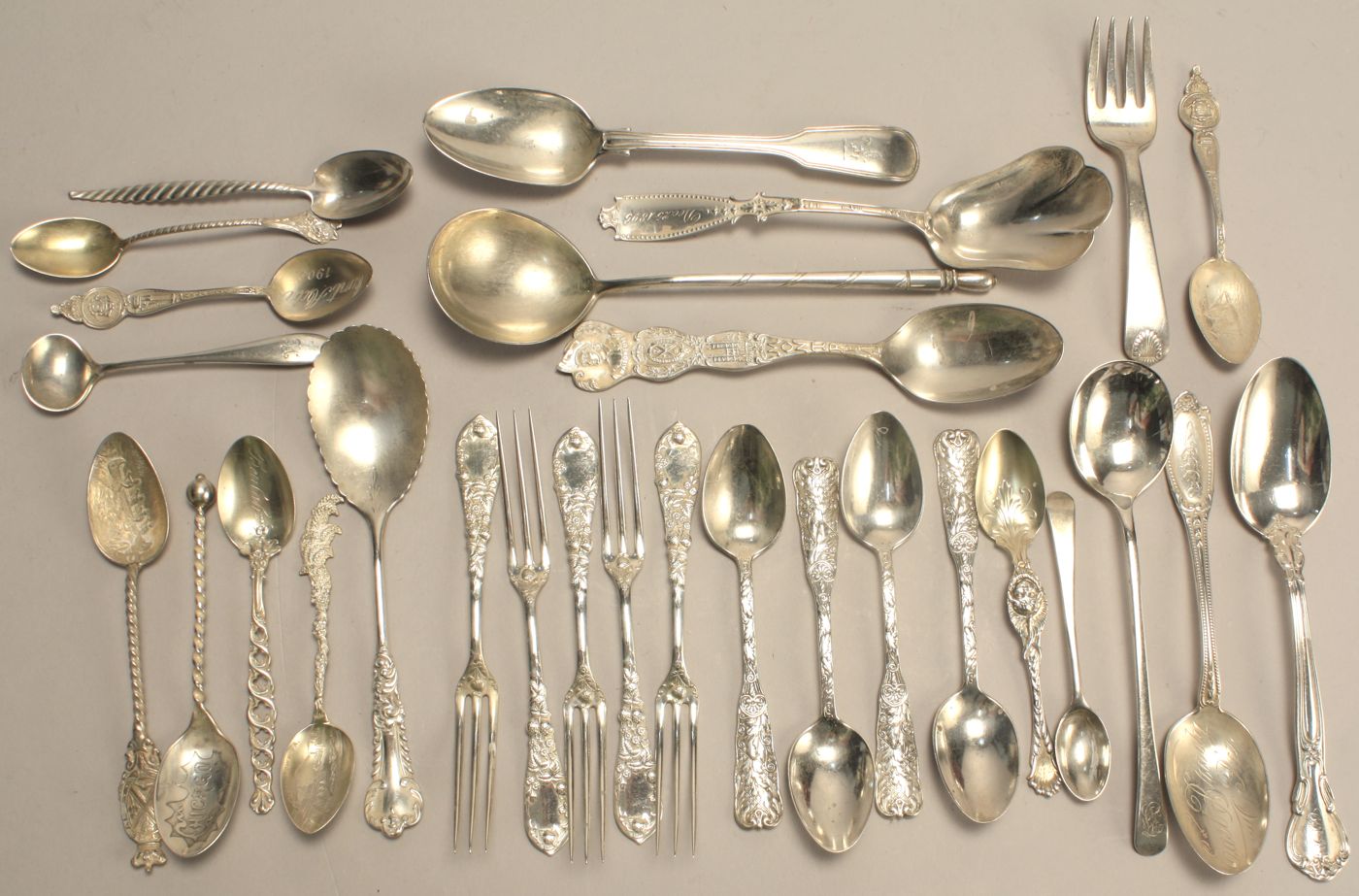 TWENTY NINE PIECES OF STERLING 14a721