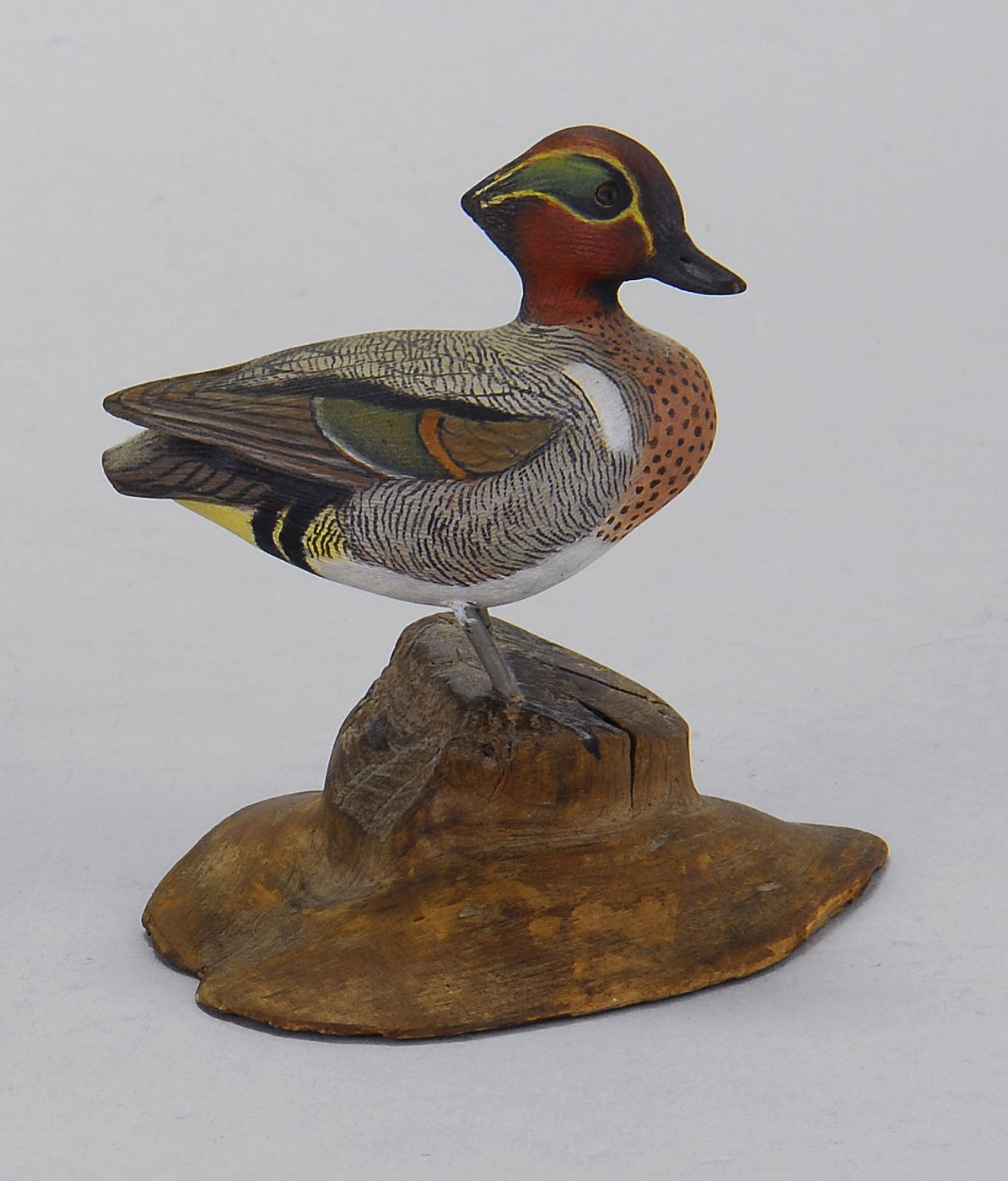 DECORATIVE CARVED MINIATURE GREEN-WINGED