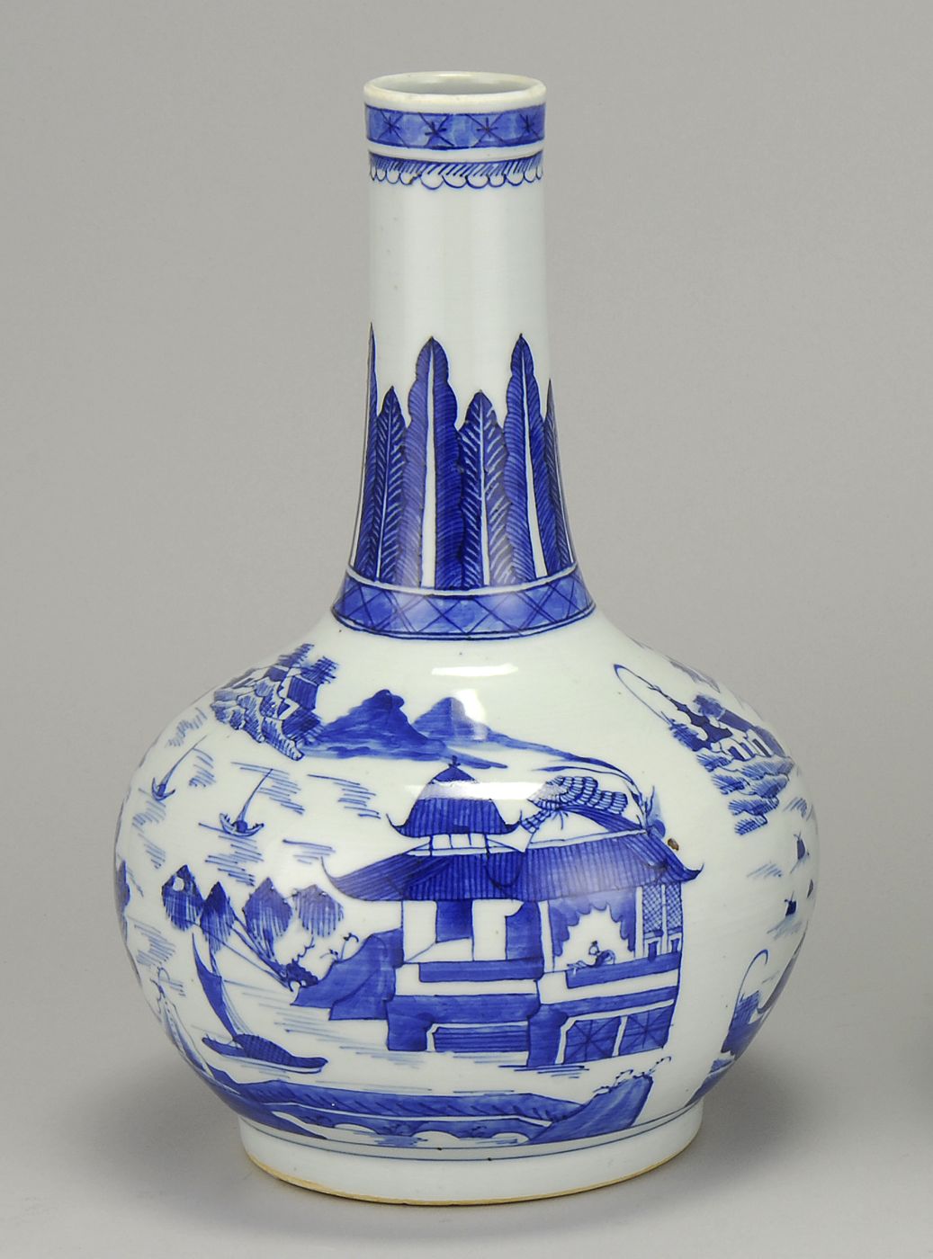 CHINESE EXPORT BLUE AND WHITE CANTON