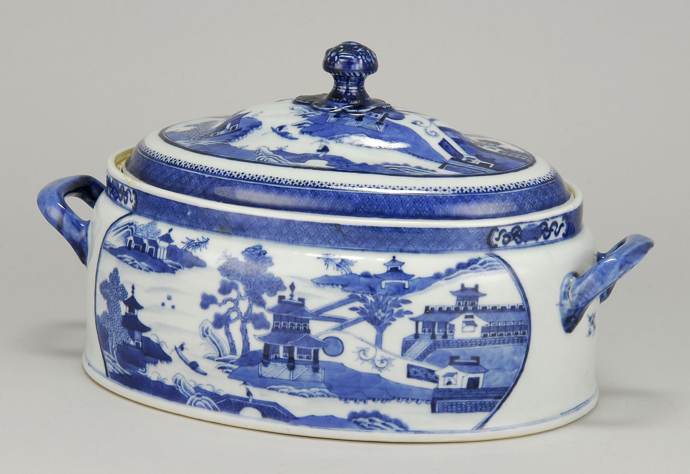 CHINESE EXPORT NANKING PORCELAIN COVERED