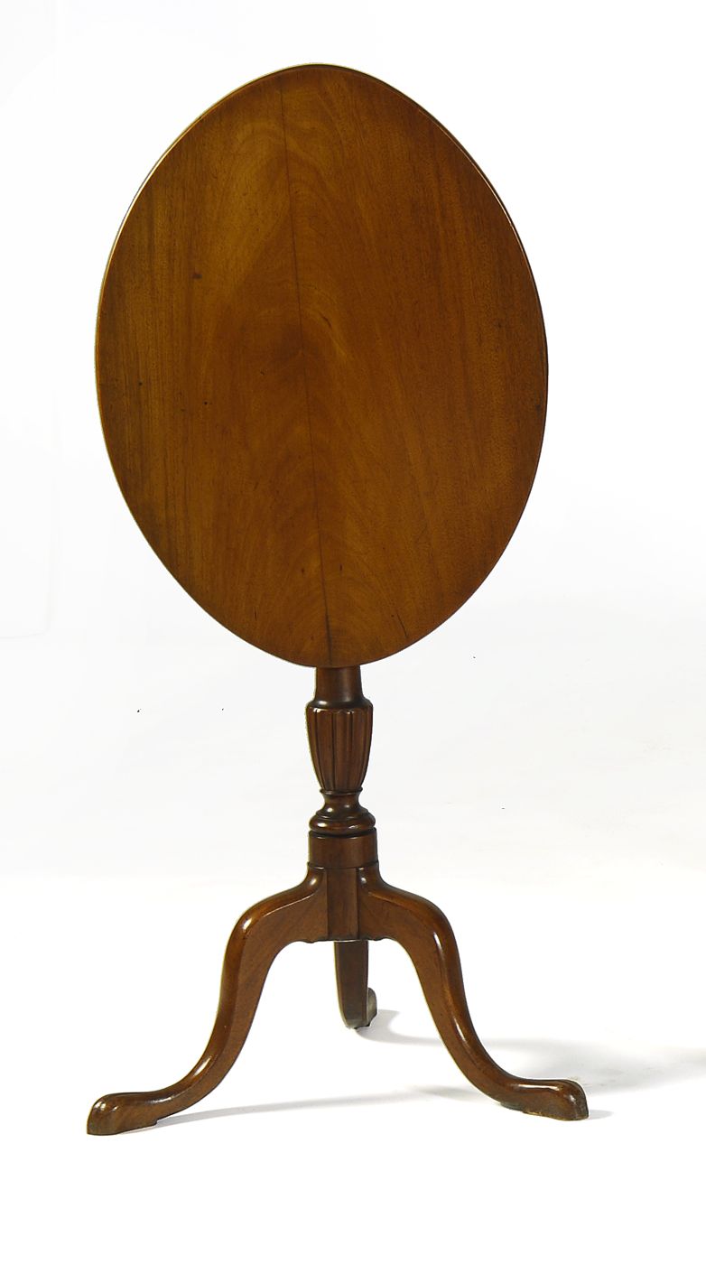 ANTIQUE AMERICAN QUEEN ANNE TILT-TOP