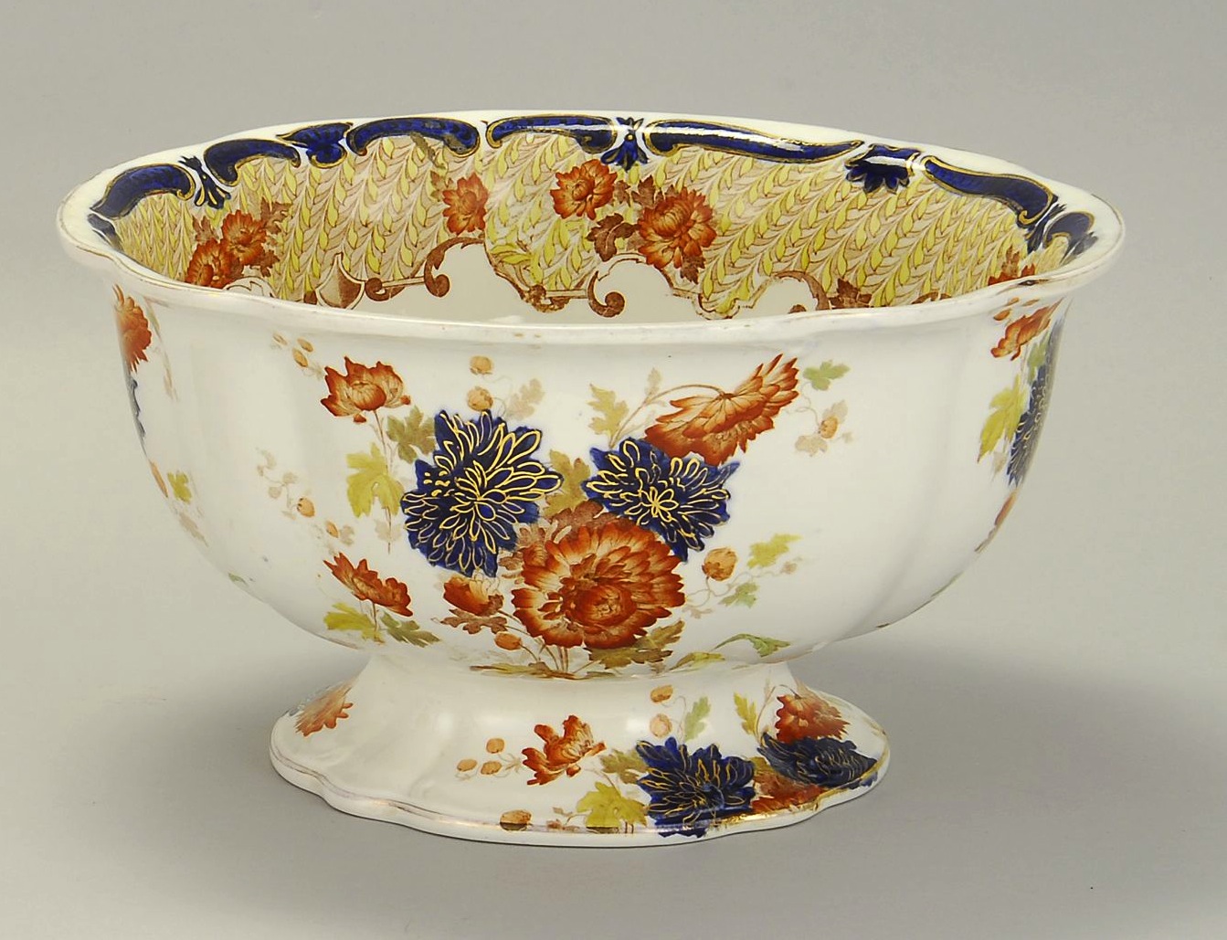 ENGLISH CHINA PUNCH BOWLMid-19th CenturyBold