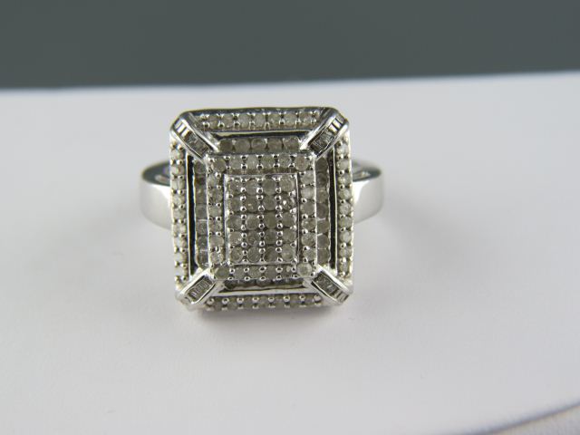 Diamond Ring round baguette diamonds 14d024