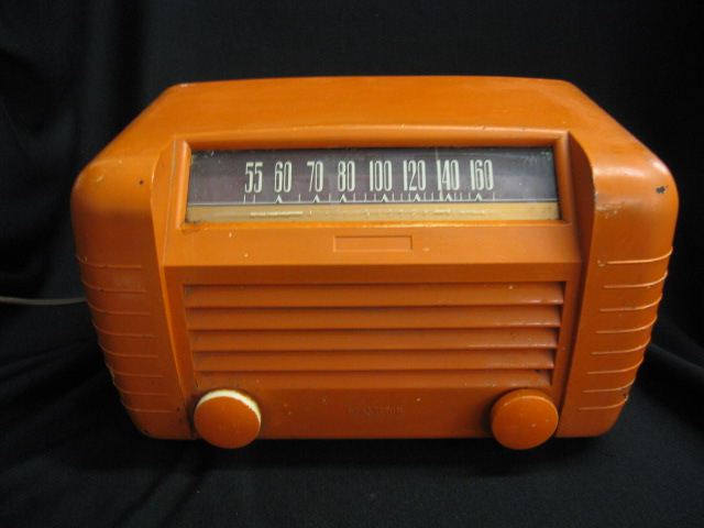 Vintage RCA Victor Portable Radio  14d061