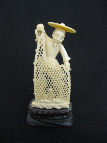Chinese Carved Ivory Figurine of 14d1ca