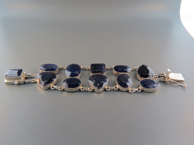 Sapphire Bracelet round & pear