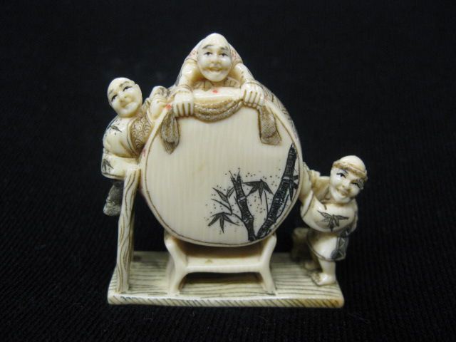 Carved Ivory Netsuke with 3 Children 14d26d