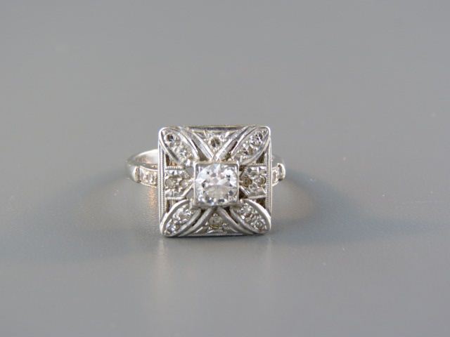 Diamond Ring 16 round diamonds