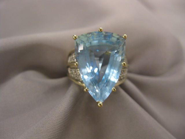 Blue Topaz Diamond Ring rich 14d443