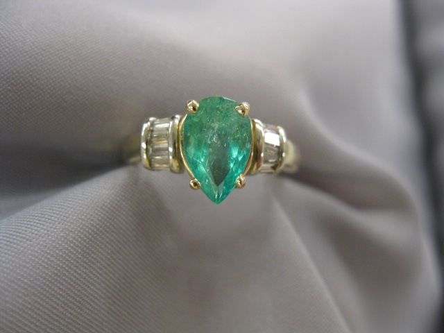 Emerald Diamond Ring pear shape 14d4d1