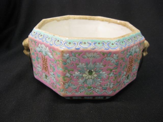 Chinese Porcelain Box octagon signed 14d6b0