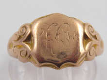 A 9 ct gold gent s signet ring  14d97e