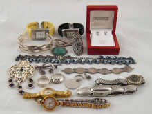 A mixed lot of silver and costume