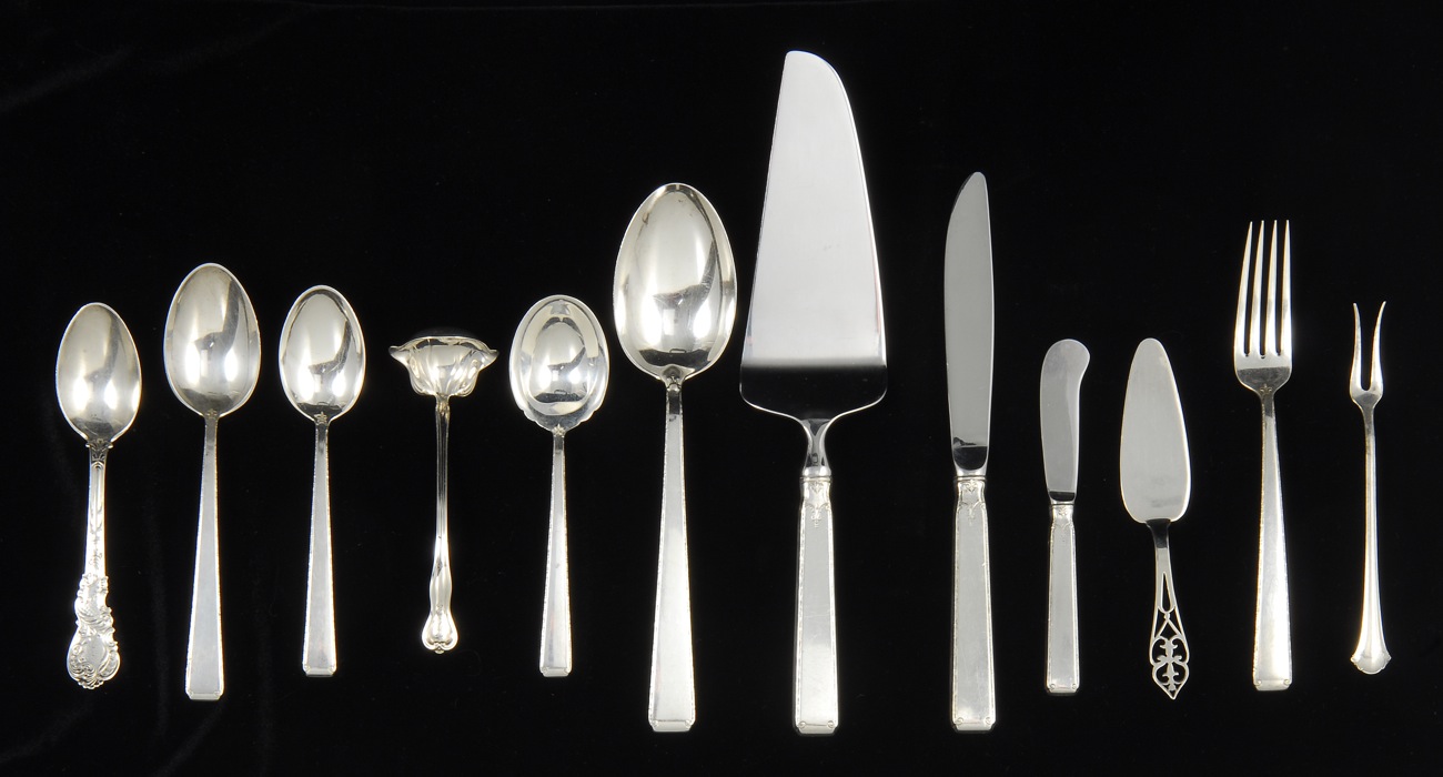 TOWLE STERLING SILVER PARTIAL FLATWARE